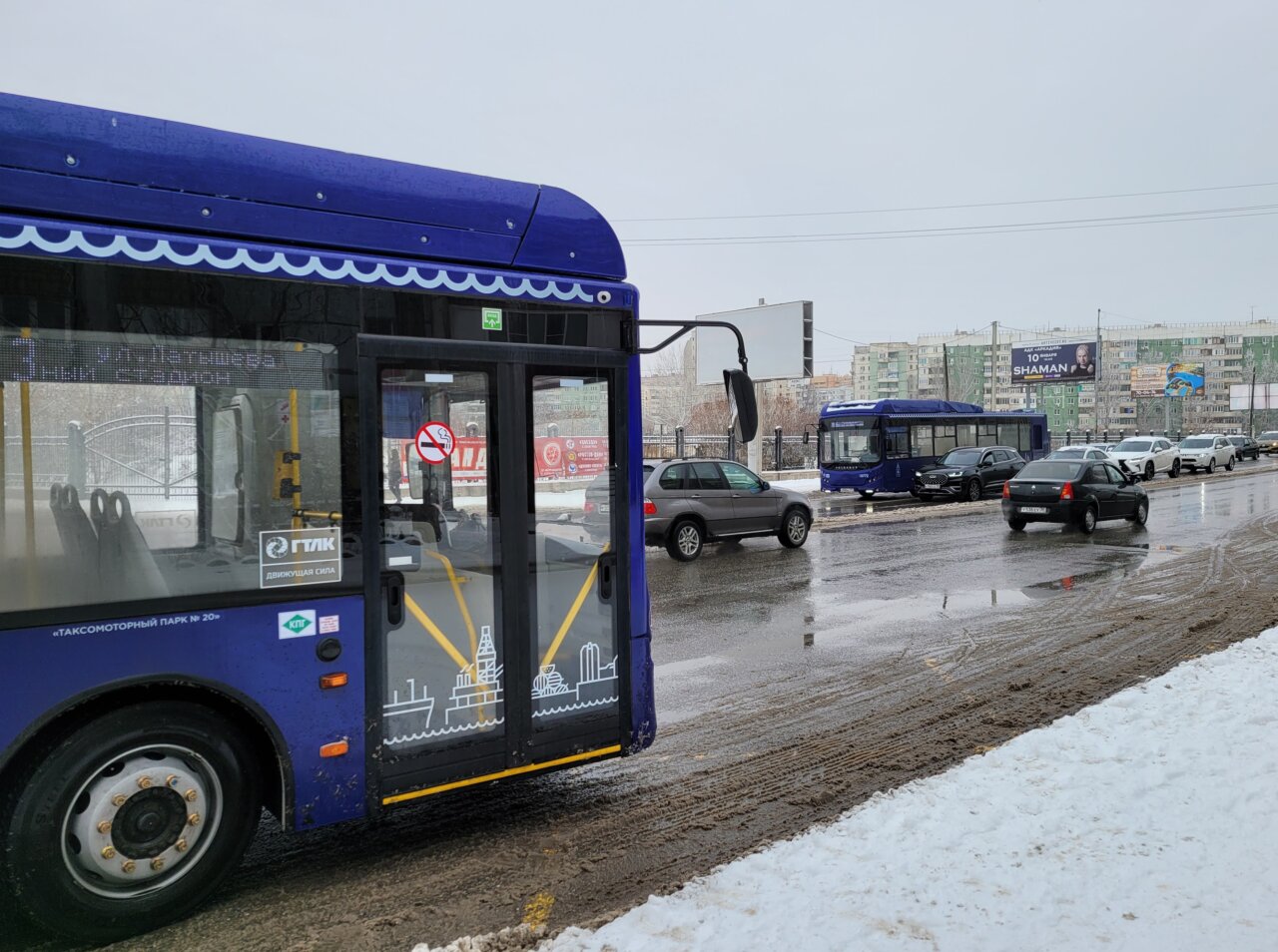 Автобусы и снег