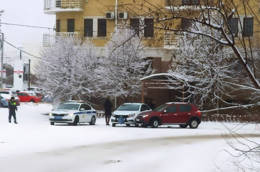 Снежным утром в Астрахани произошло 25 аварий