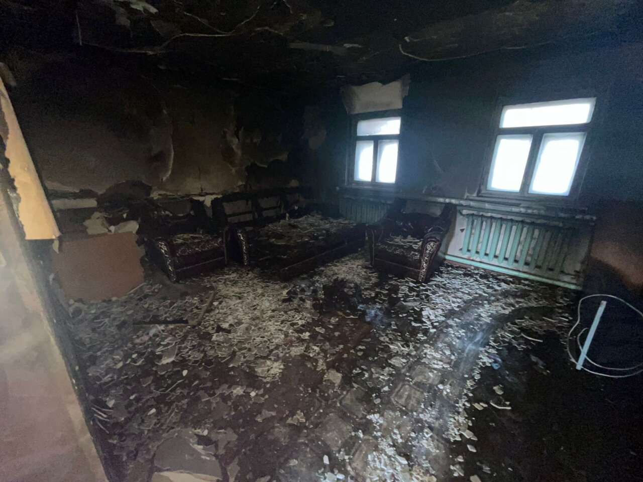 В Астрахани из-за возгорания дивана погибли маленький ребенок и его дедушка