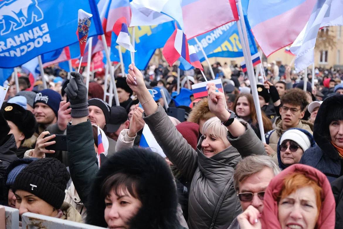 В Астрахани поддержали военнослужащих митингом и концертом