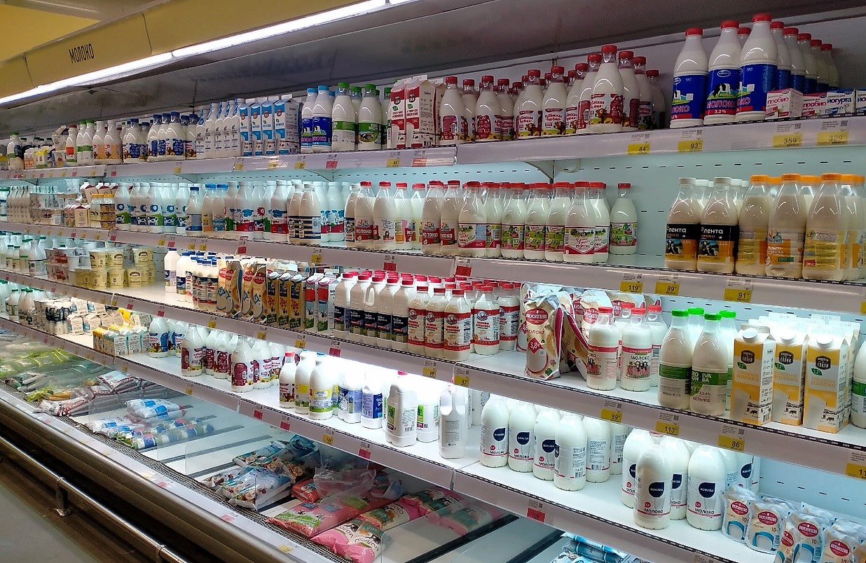 На полках сетевых магазинов нет астраханского молока
