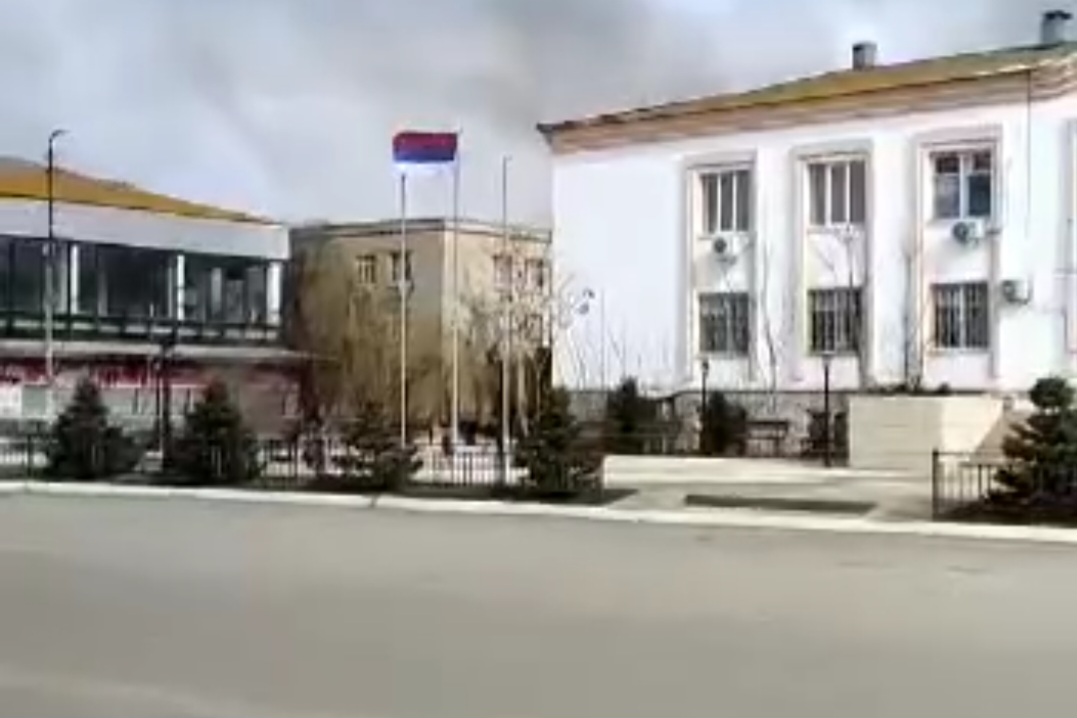 История с перевернутым флагом РФ в Астраханской области получила неожиданный поворот