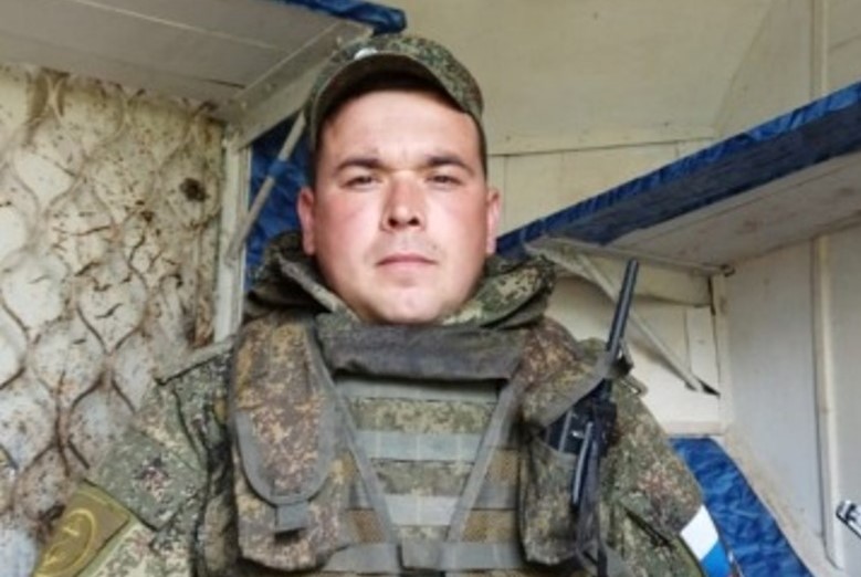 Прапорщик из Астраханской области получил медаль за спасение командира на СВО