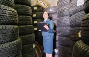 Астраханские таможенники не дали провезти в регион 9 тонн иностранных шин