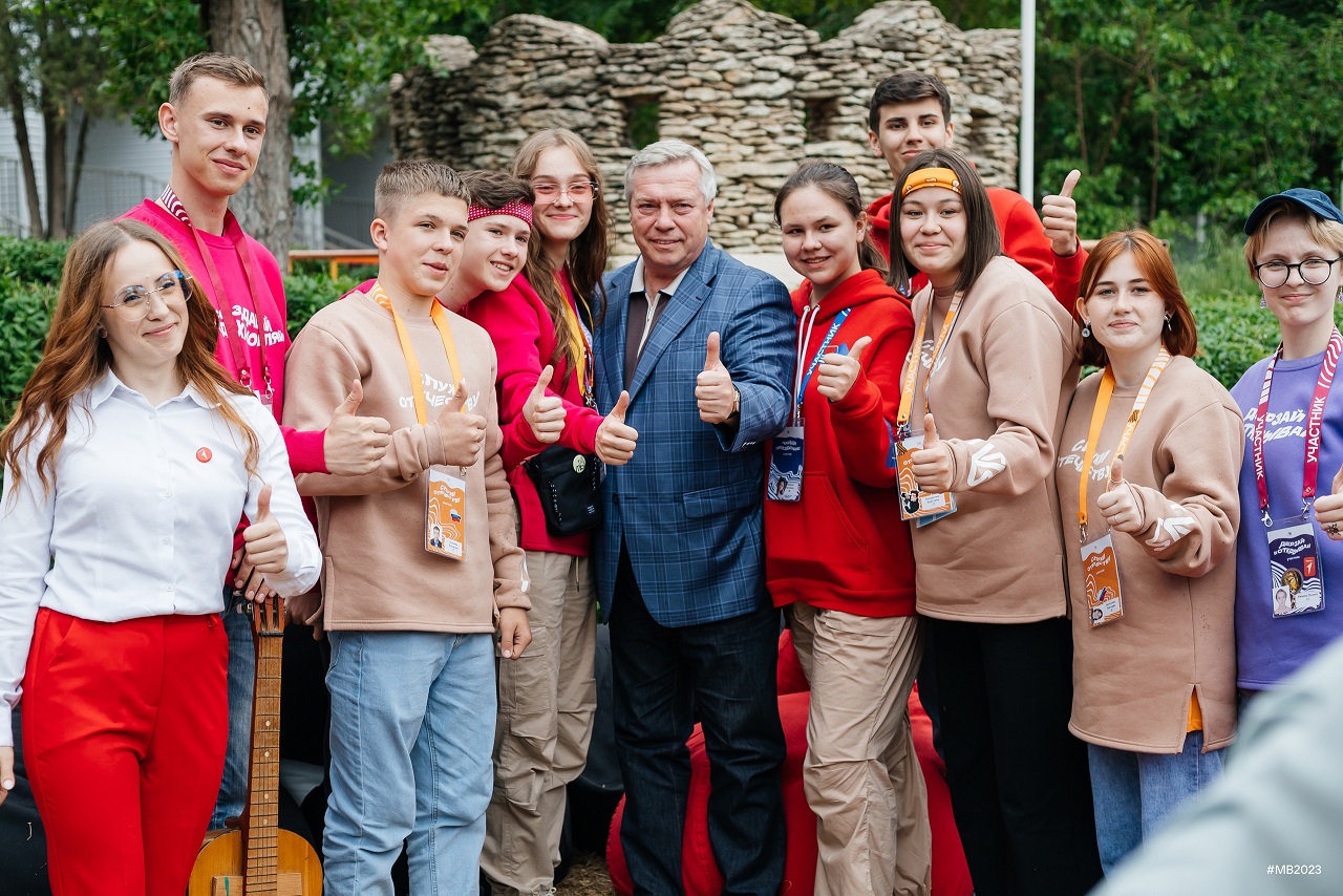 Даешь молодежь: «Ростелеком» поддержал форум «Молодая волна» в Ростовской области