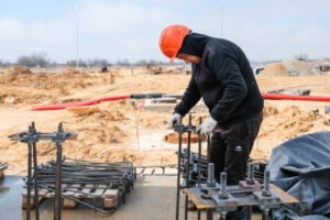 Работники какой отрасли в Астраханской области зарабатывают больше всех