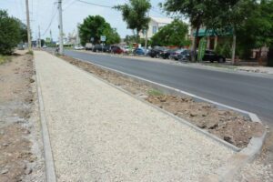 На каких улицах Астрахани появились новые тротуары