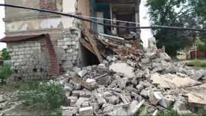В Астрахани частично обрушился многоквартирный дом