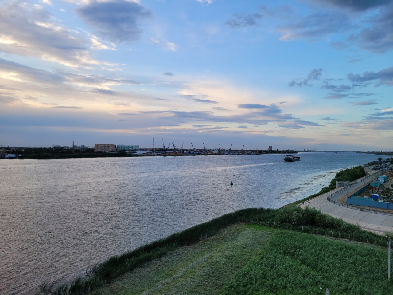 Река Волга со Старого моста