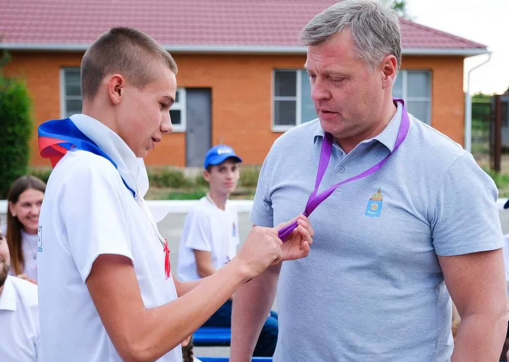 Астраханский губернатор встретился с детьми из Кременского района