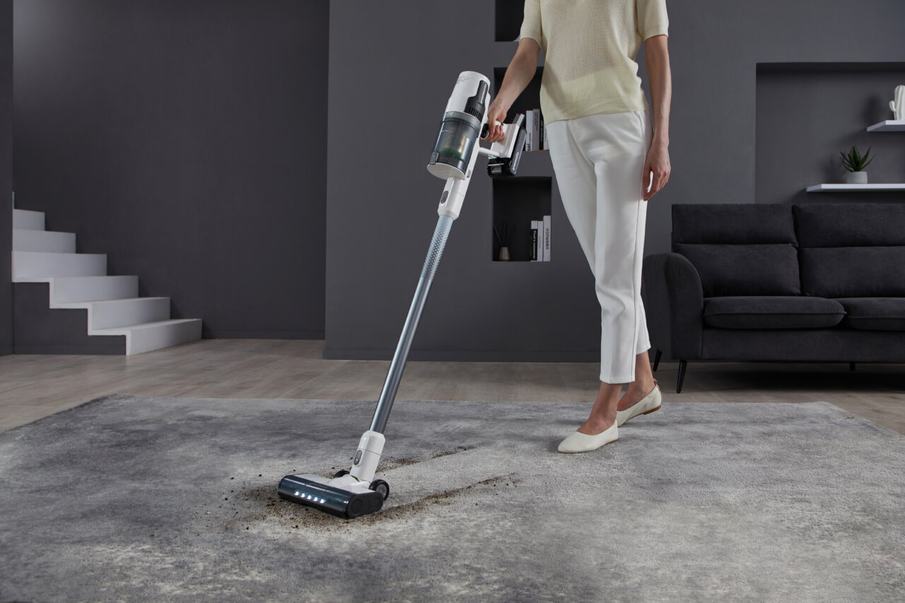 Обычный пылесос или вертикальный: какой бытовой прибор выбрать  для эффективной уборки дома?