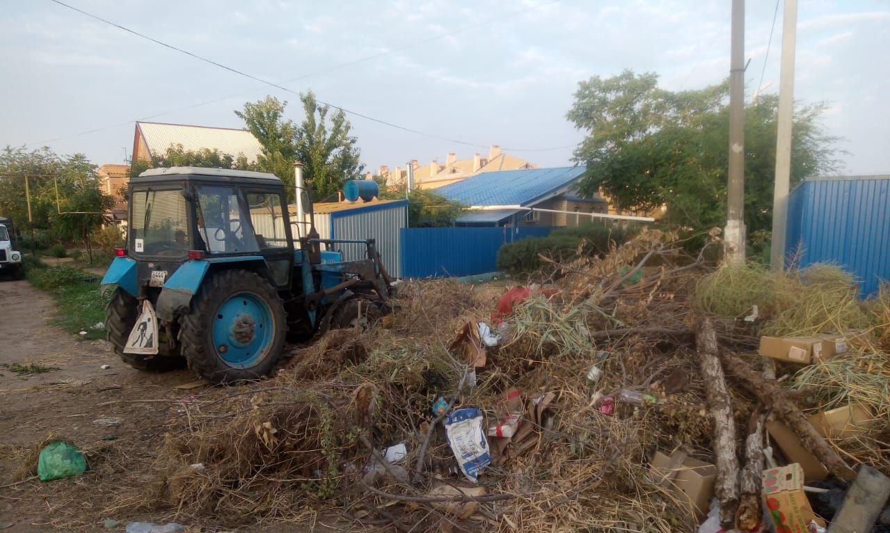 Астраханцы упорно выбрасывают мусор на нелегальные свалки