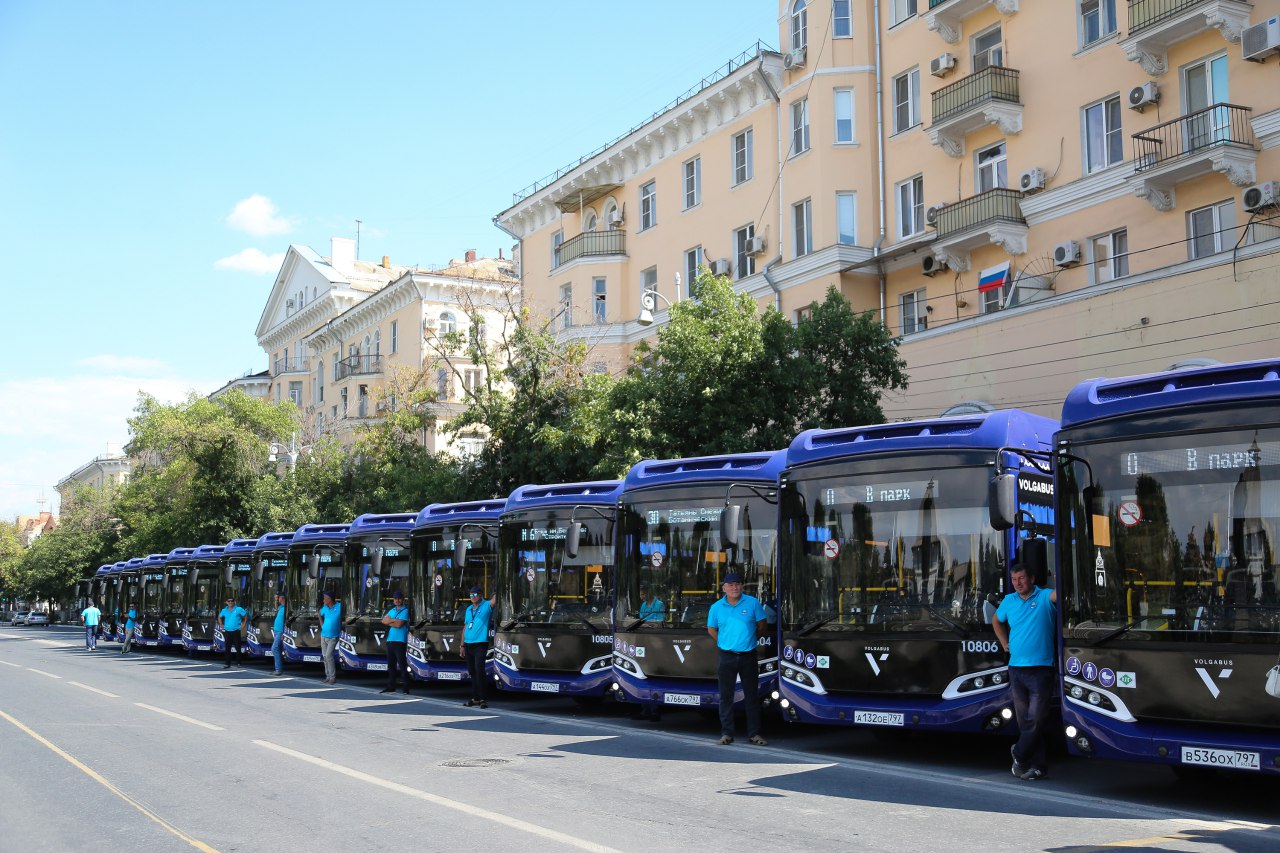 В Астрахань приехали еще 20 новых автобусов