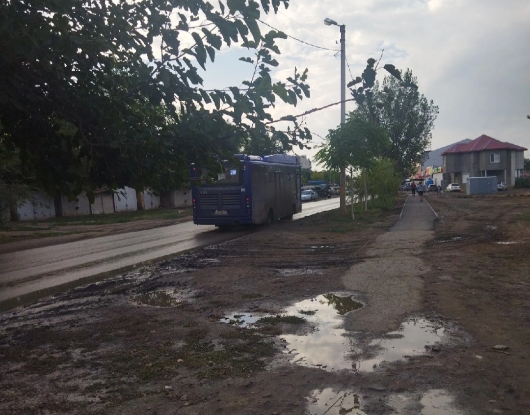 Астраханцы недовольны маршрутом новых автобусов