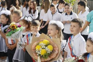 В Астрахани обновляют и ремонтируют школы к началу учебного года