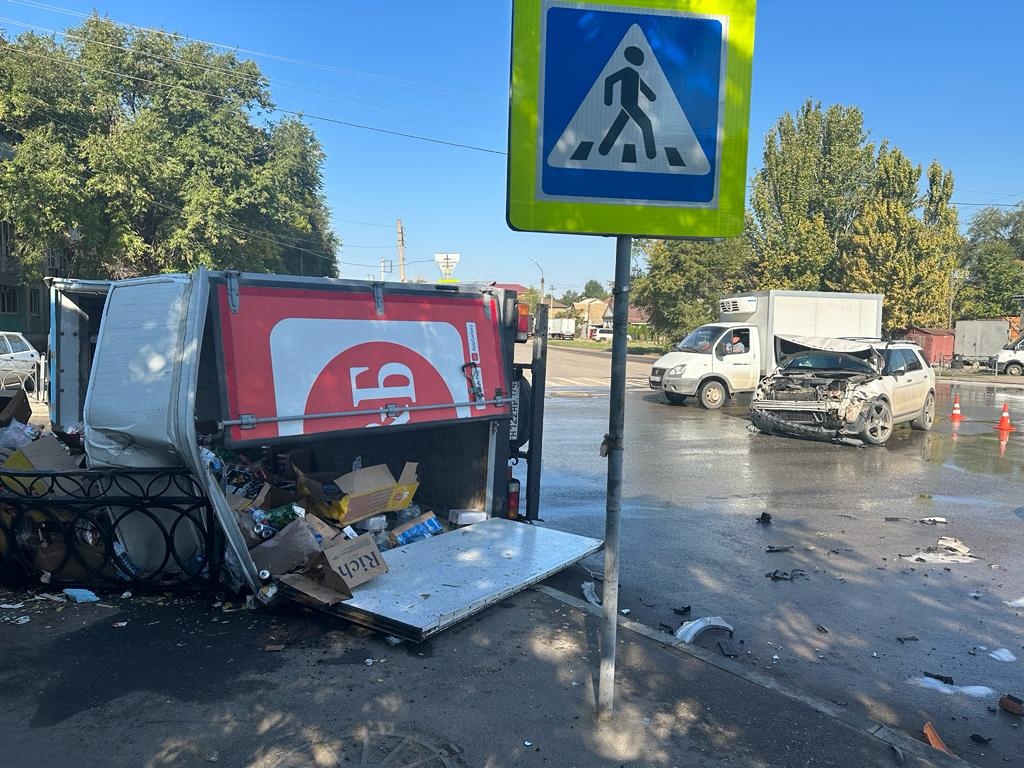 Появились подробности аварии с участием грузовика КБ в Астрахани