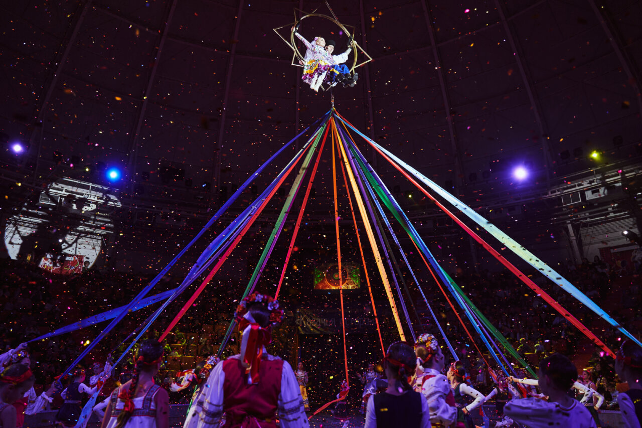Астраханцы смогли окунуться в казачью культуру под куполом цирка
