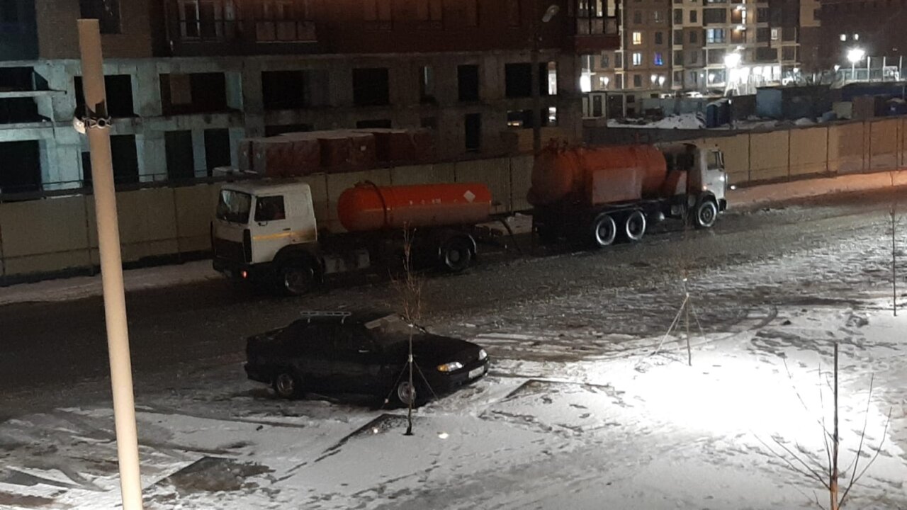 Астраханцы приняли долгожданную очистку канализации за черных ассенизаторов