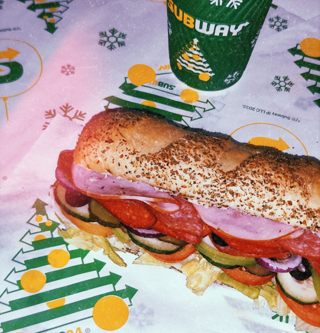 Больше вкуса: Subway запустила новую рекламную кампанию в поддержку  сэндвича “футлонг” | АРБУЗ