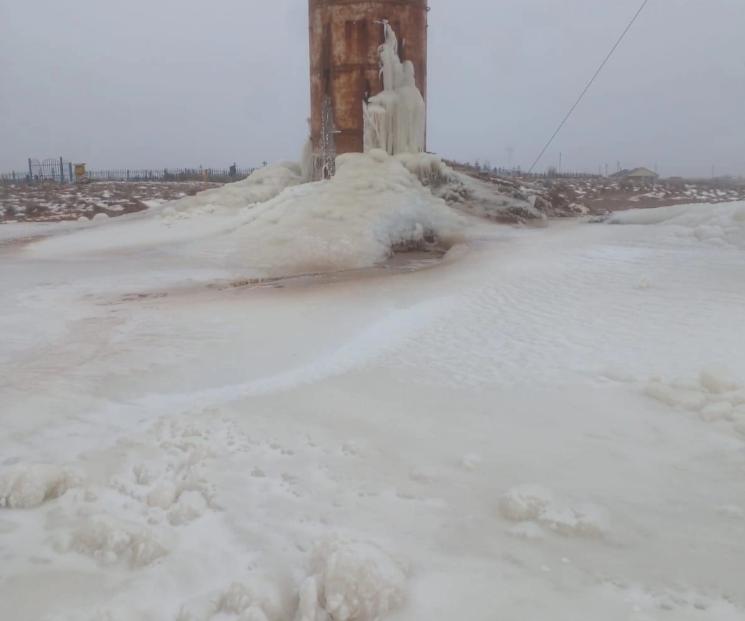 В Астраханской области наступил ледниковый период, крупное село покрыто льдом