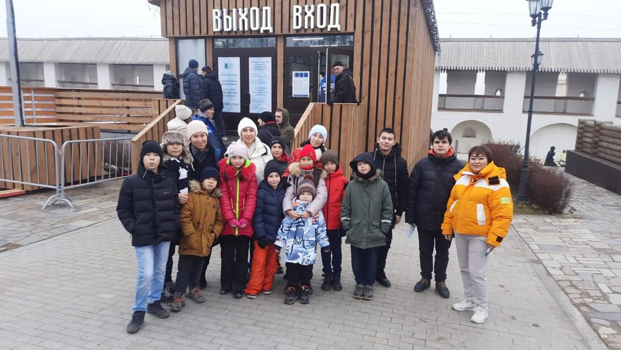 Дети участников СВО получили новогодние подарки от губернатора Игоря Бабушкина