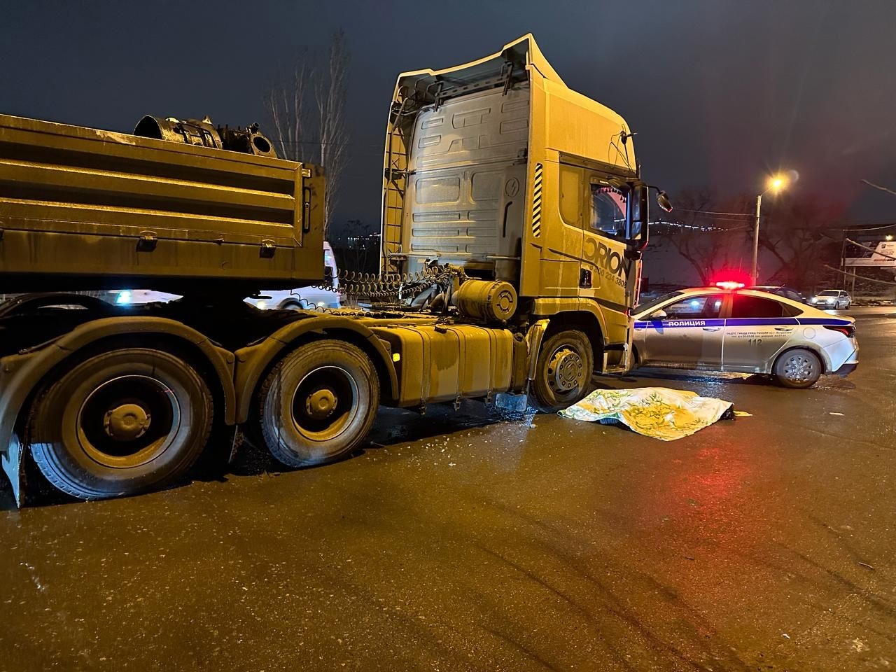 В Астрахани грузовик сбил женщину на пешеходном переходе | 31.01.2024 |  Астрахань - БезФормата