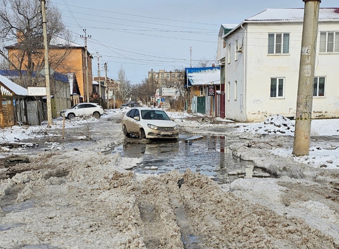Стало известно когда в Астрахани приведут в порядок проблемную улицу
