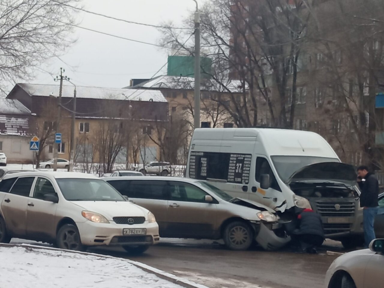 В Астрахани произошло нелепое ДТП с маршруткой