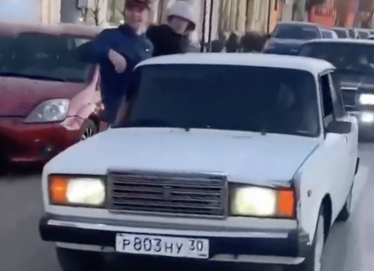 В Астрахани массово оштрафовали любителей погонять на старых машинах