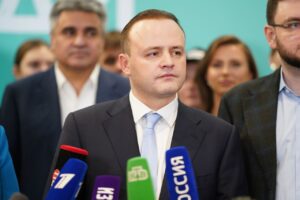 Владислав Даванков предложил дать астраханцам право отправлять мэра в отставку