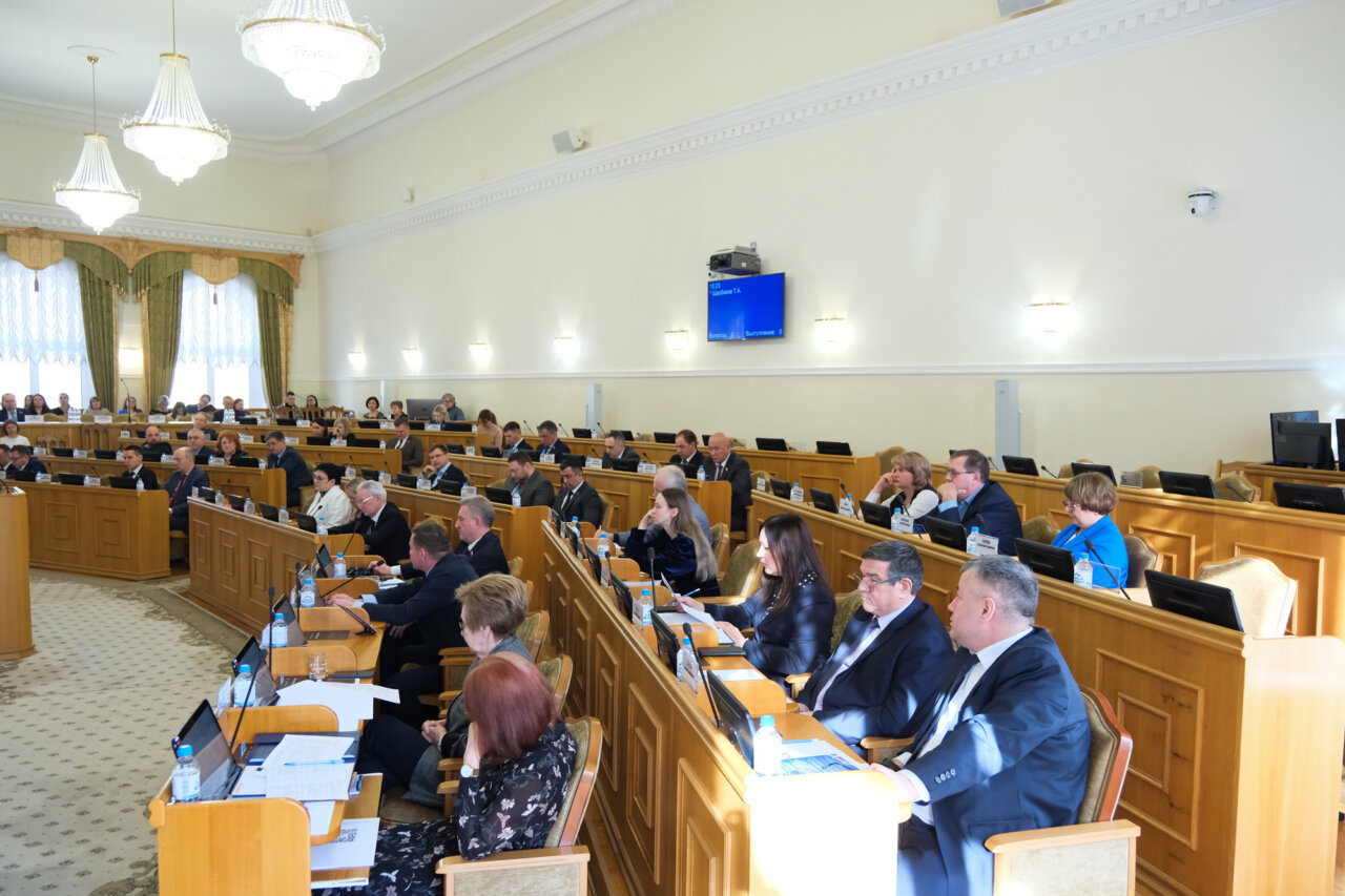 Дума Астраханской области рассмотрела социальные вопросы на очередном заседании