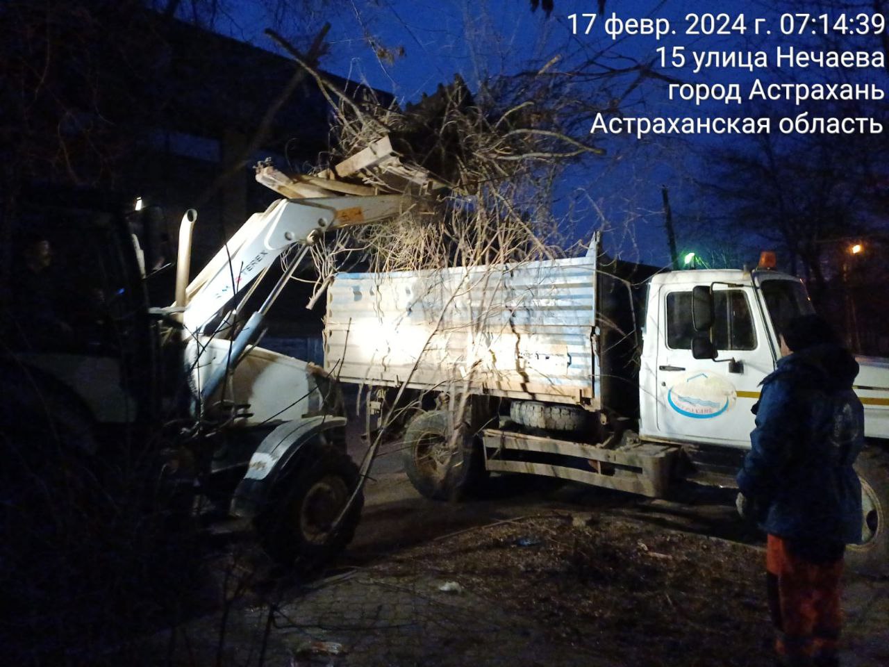 Где в Астрахани убрали огромные несанкционированные свалки