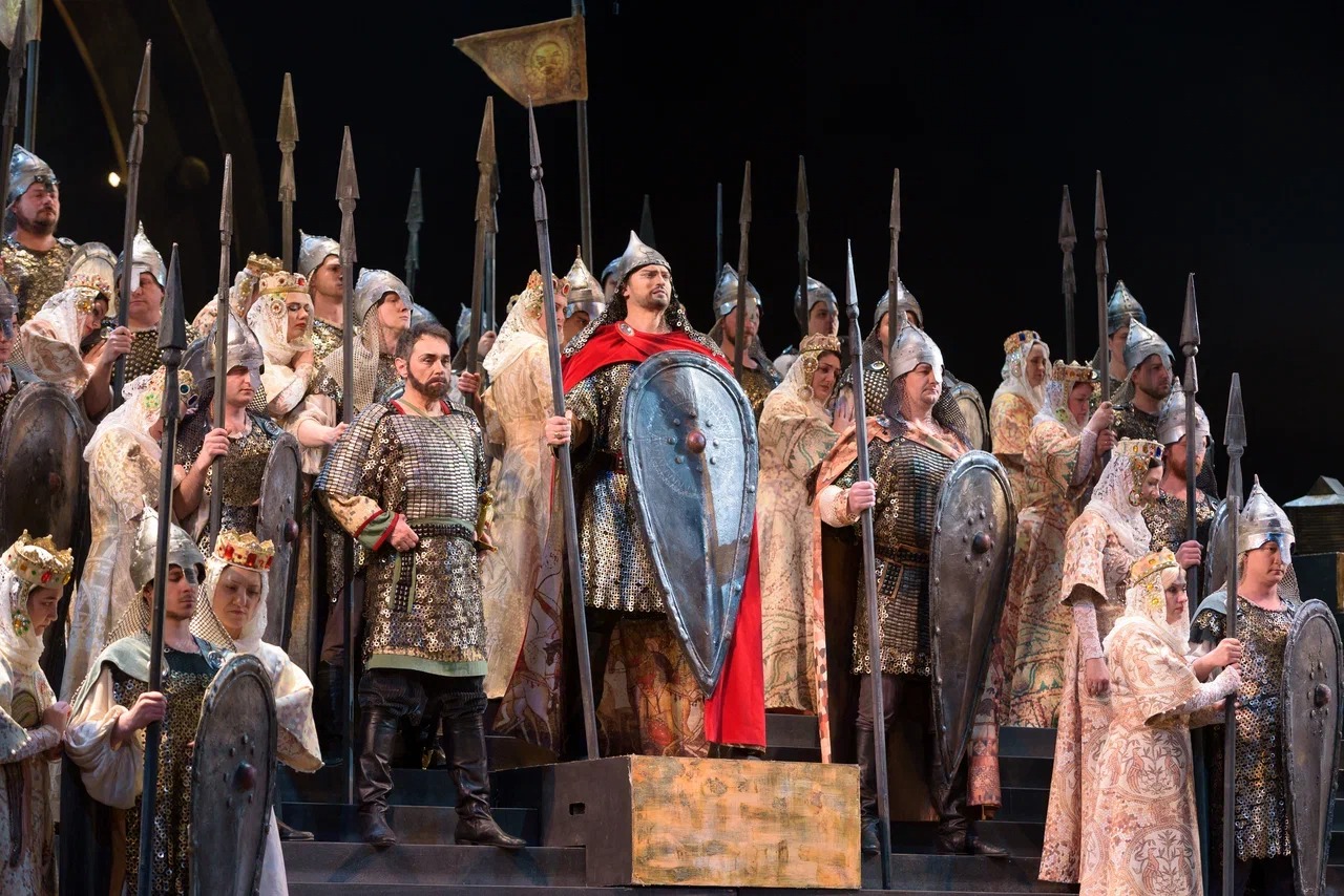 В честь 23 февраля на сцене театра бессмертная опера об отваге и мужестве русского воинства