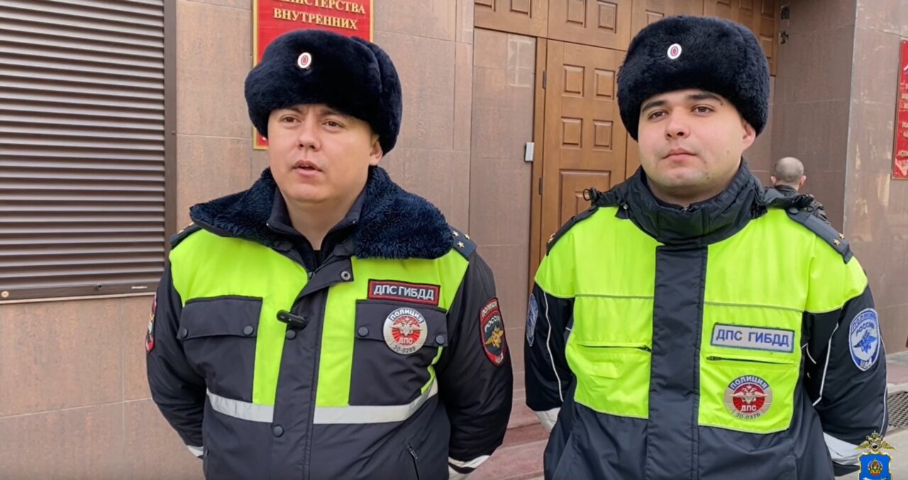 Астраханские гаишники помогли нарушителю ПДД спасти маму