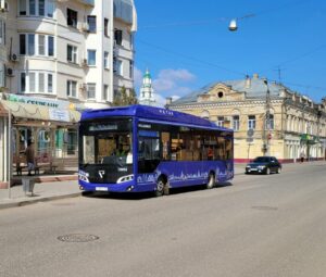 В Астрахани осталось запустить всего четыре автобусных маршрута