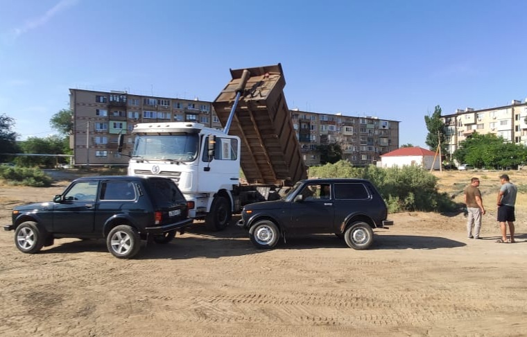 Мусор с реконструкции Комсомольской набережной сваливают в астраханском селе