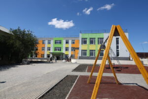 В астраханской школе скандал на родительском собрании дошел до суда