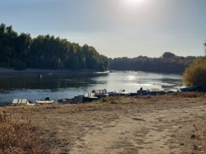 В Астраханскую область начали сбрасывать больше воды