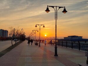 В Астрахань спешат солнечная погода, похолодание и ветер