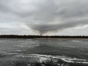 МЧС рассказало о сильном пожаре на окраине Астрахани