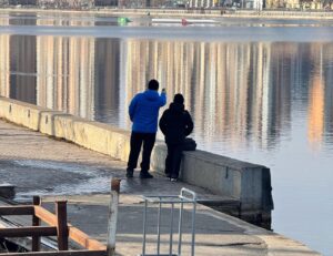 Что сделали с дедом из Астрахани, который учил стрелять внука в центре города