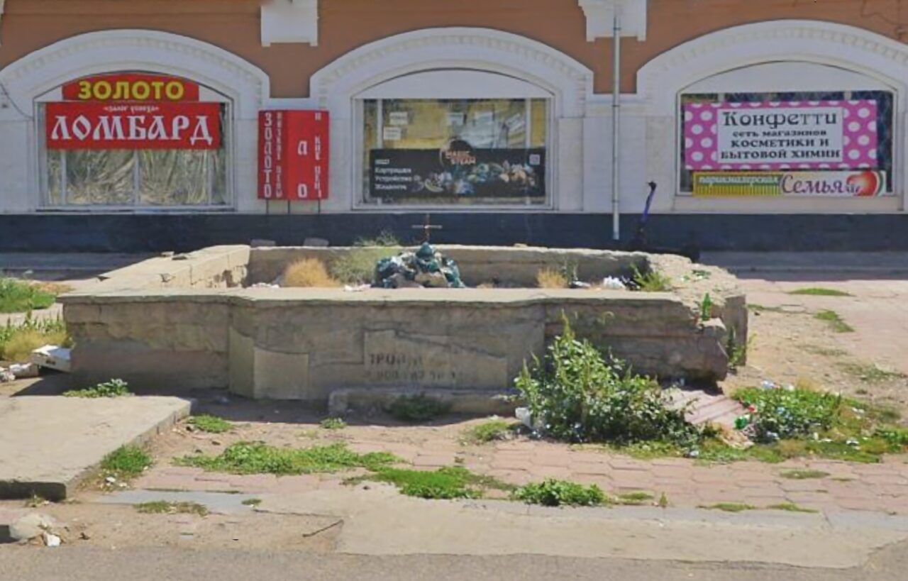Стеклянный фонтан на Больших Исадах