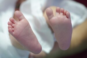 В Астраханской области не хватает акушерок: им готовы платить 65 тысяч