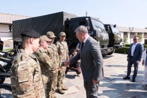 Астраханские власти передали в зону СВО технику для наступления