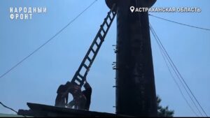 В Астраханской области целое село в бедственном положении: просят о помощи и рубят сады