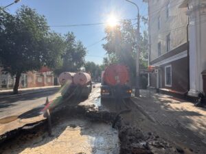 В Астрахани по десяткам адресов понижено давление воды из-за аварии