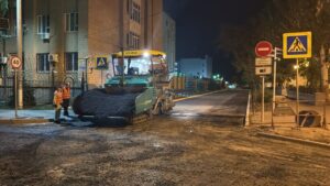 В центре Астрахани завершают ремонт еще двух улиц