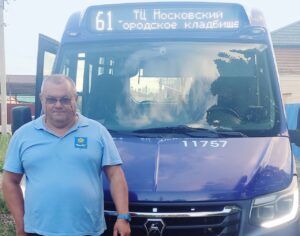 Бывший водитель астраханского троллейбуса спас в автобусе бабушку с инсультом