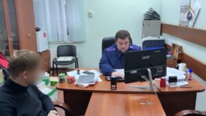 В Астрахани двое мужчин обманом завладели квартирой пенсионера