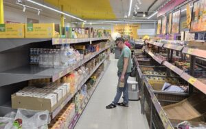 Что продают в новых магазинах низких цен в Астрахани